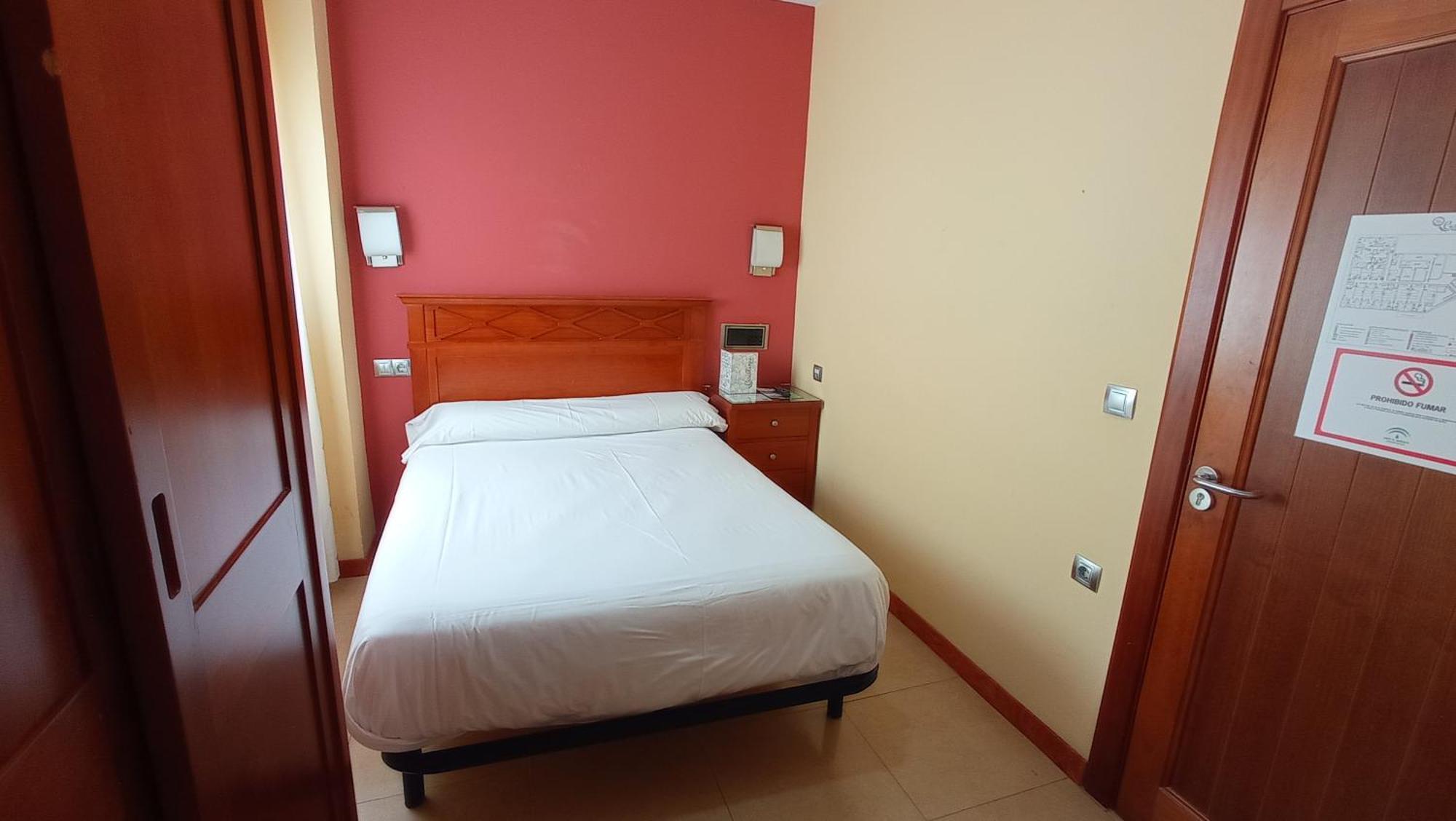 Torreperogil Pension Restaurante Casablanca חדר תמונה