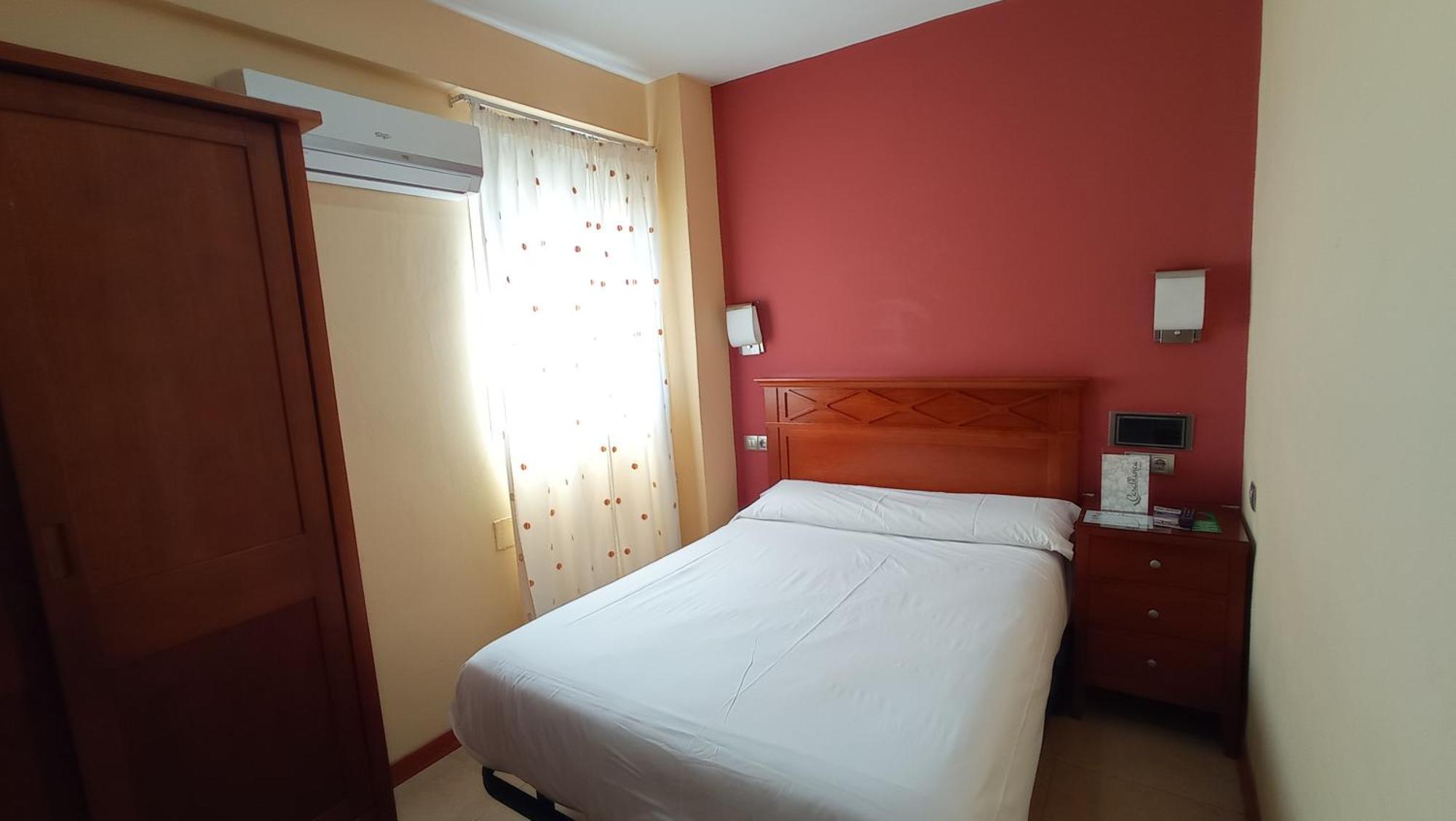 Torreperogil Pension Restaurante Casablanca חדר תמונה