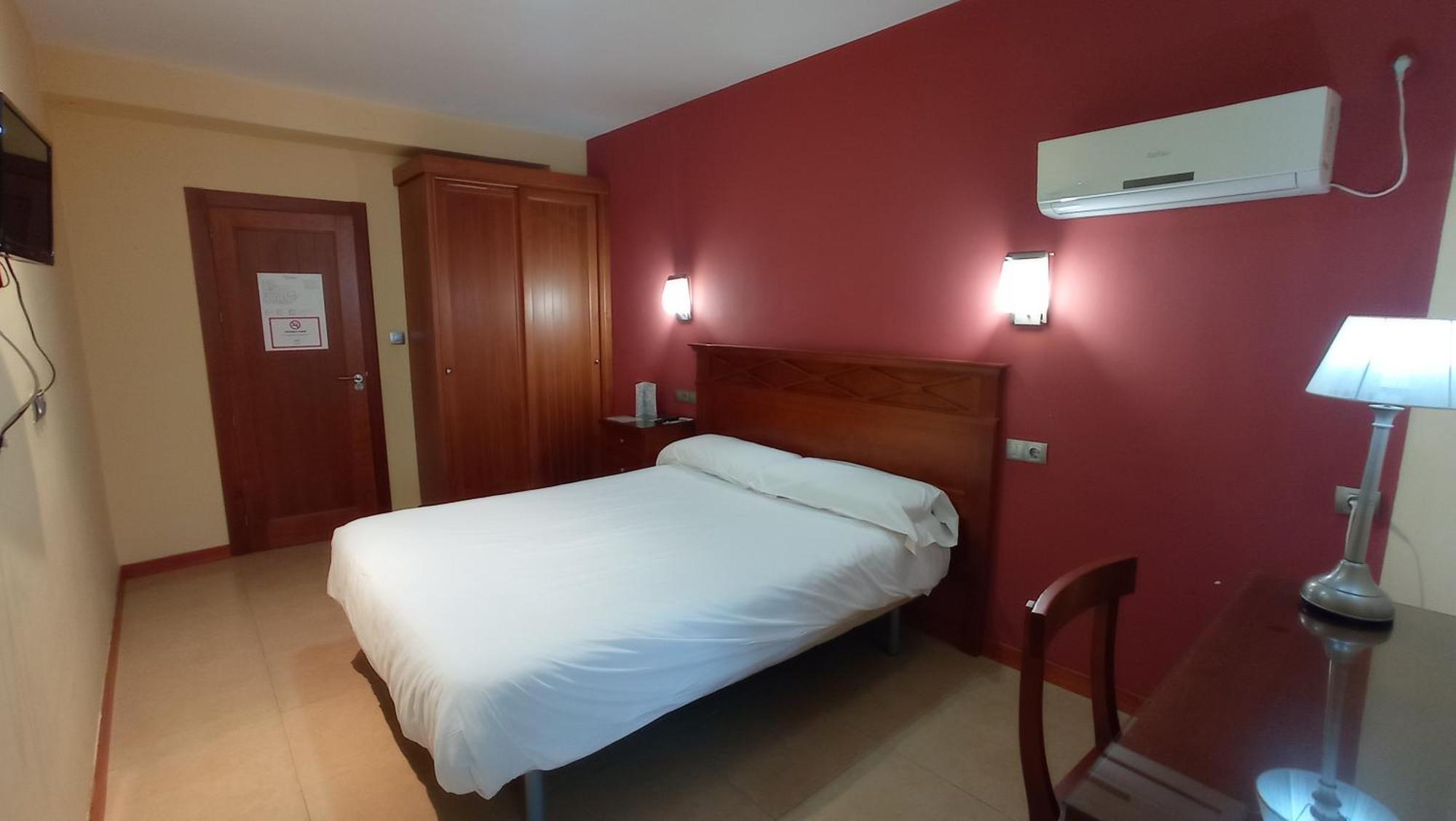 Torreperogil Pension Restaurante Casablanca חדר תמונה