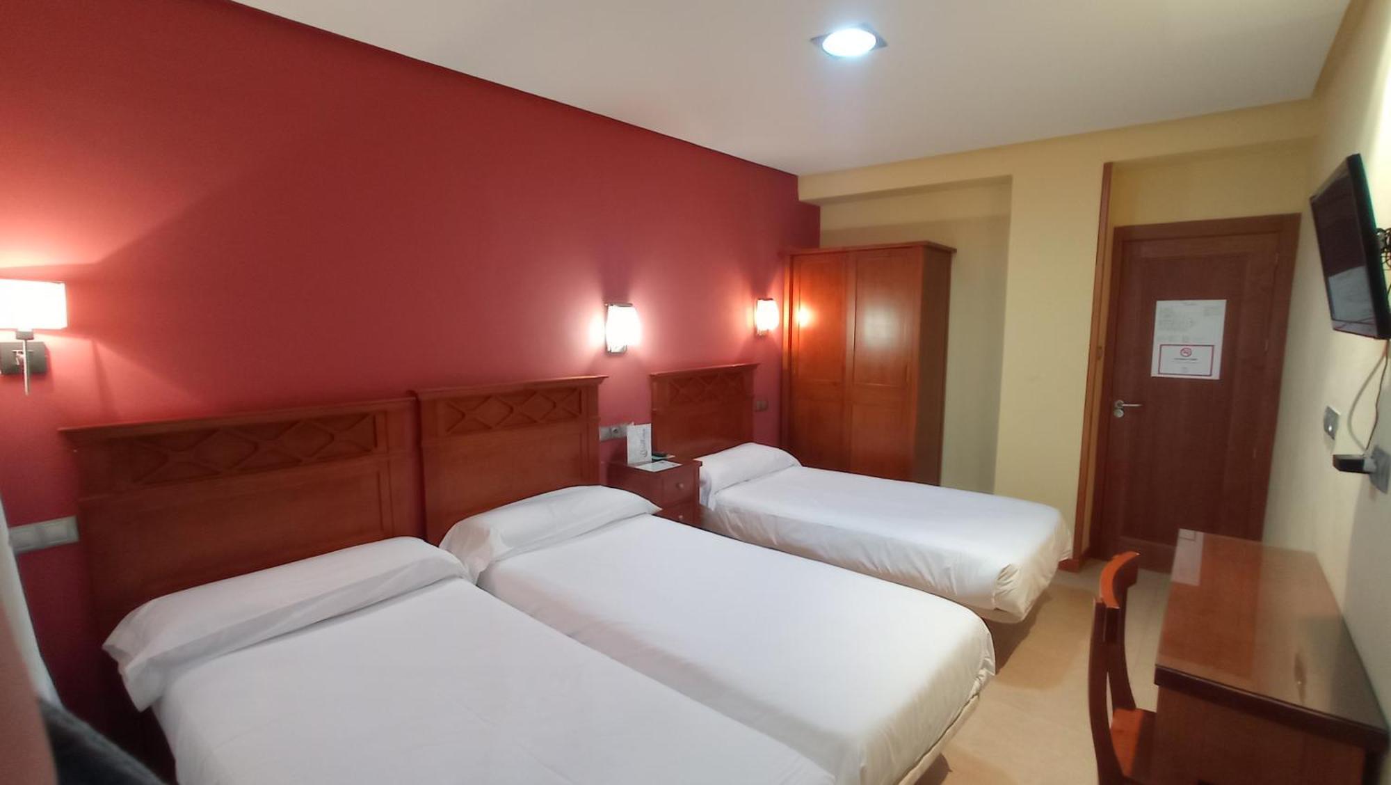 Torreperogil Pension Restaurante Casablanca חדר תמונה