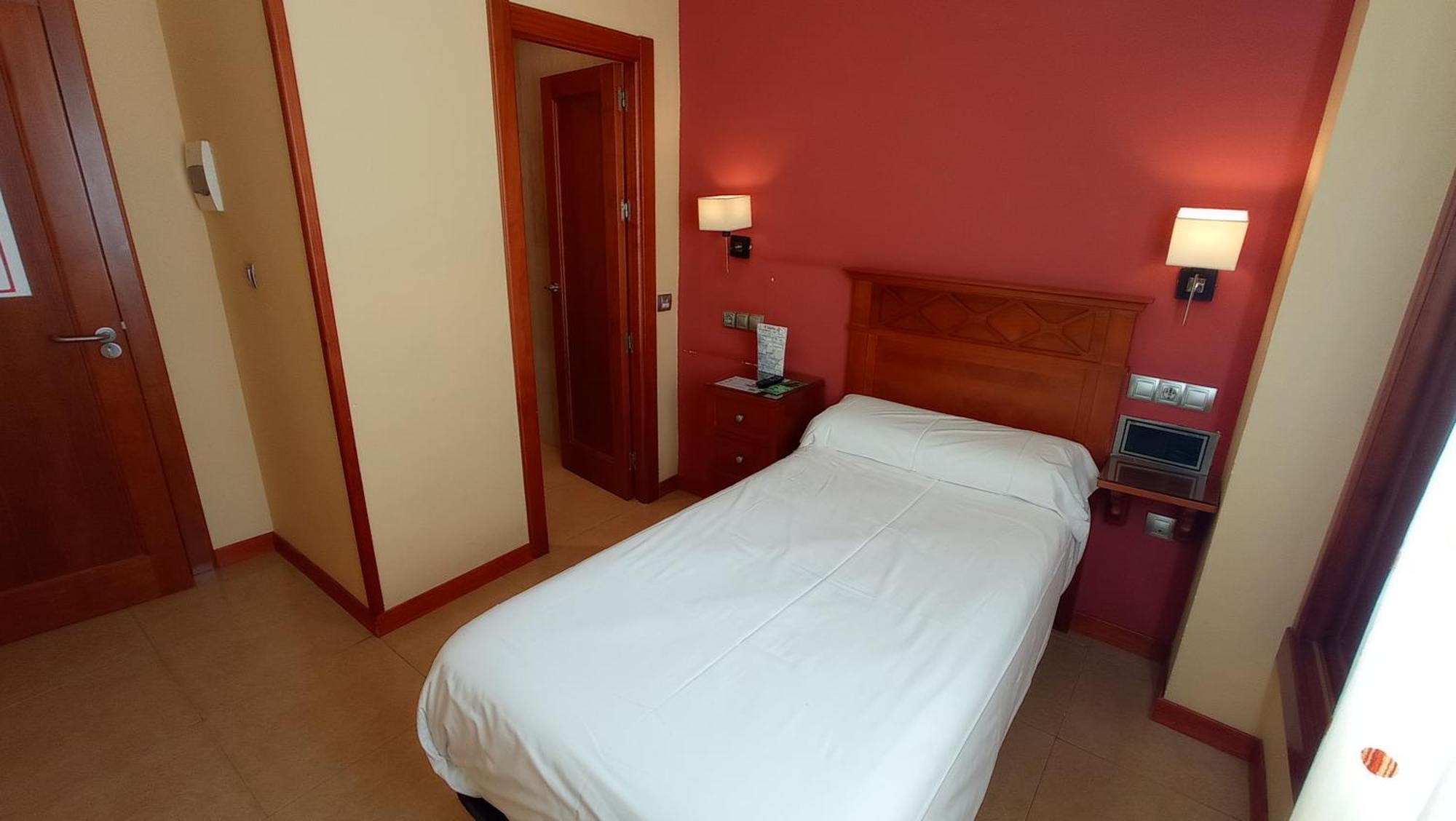 Torreperogil Pension Restaurante Casablanca חדר תמונה