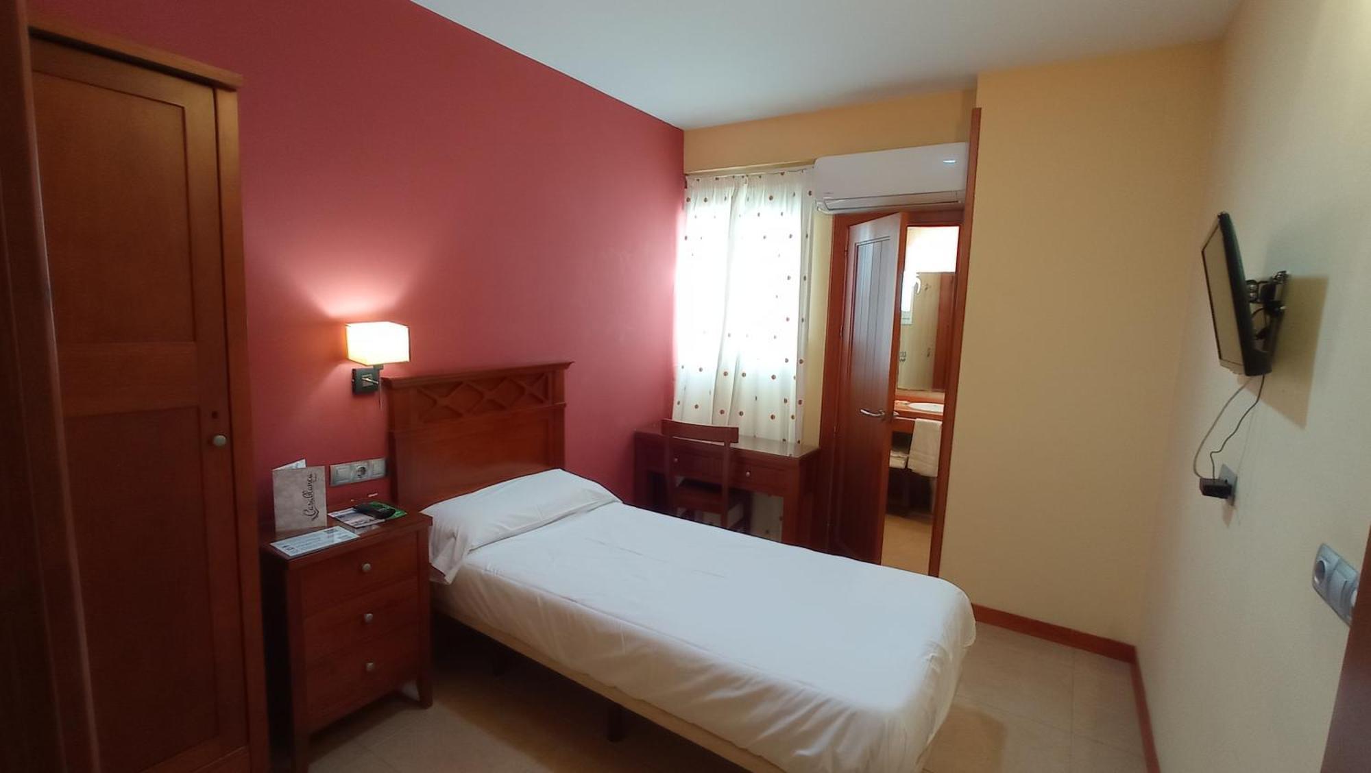 Torreperogil Pension Restaurante Casablanca חדר תמונה