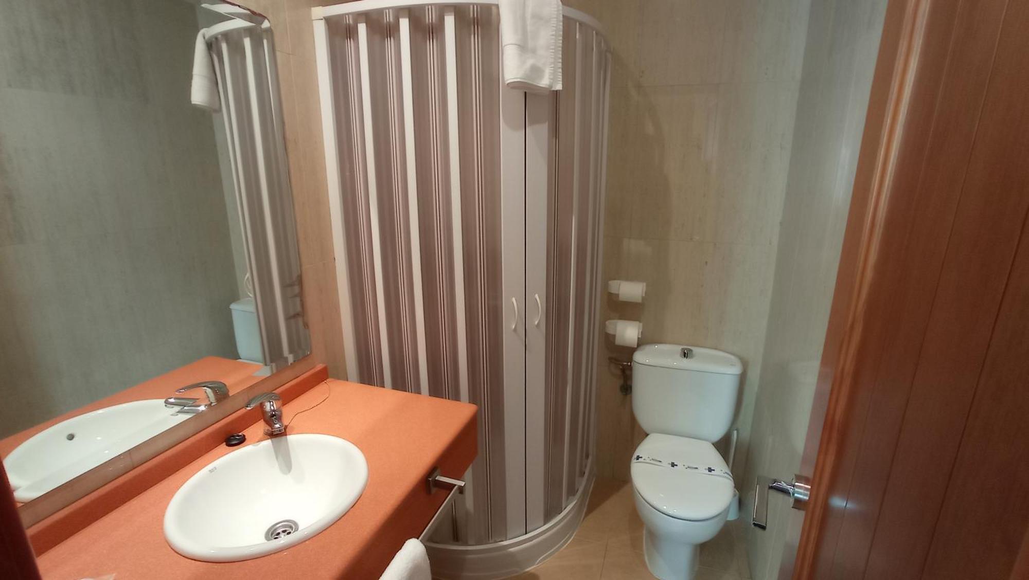 Torreperogil Pension Restaurante Casablanca חדר תמונה